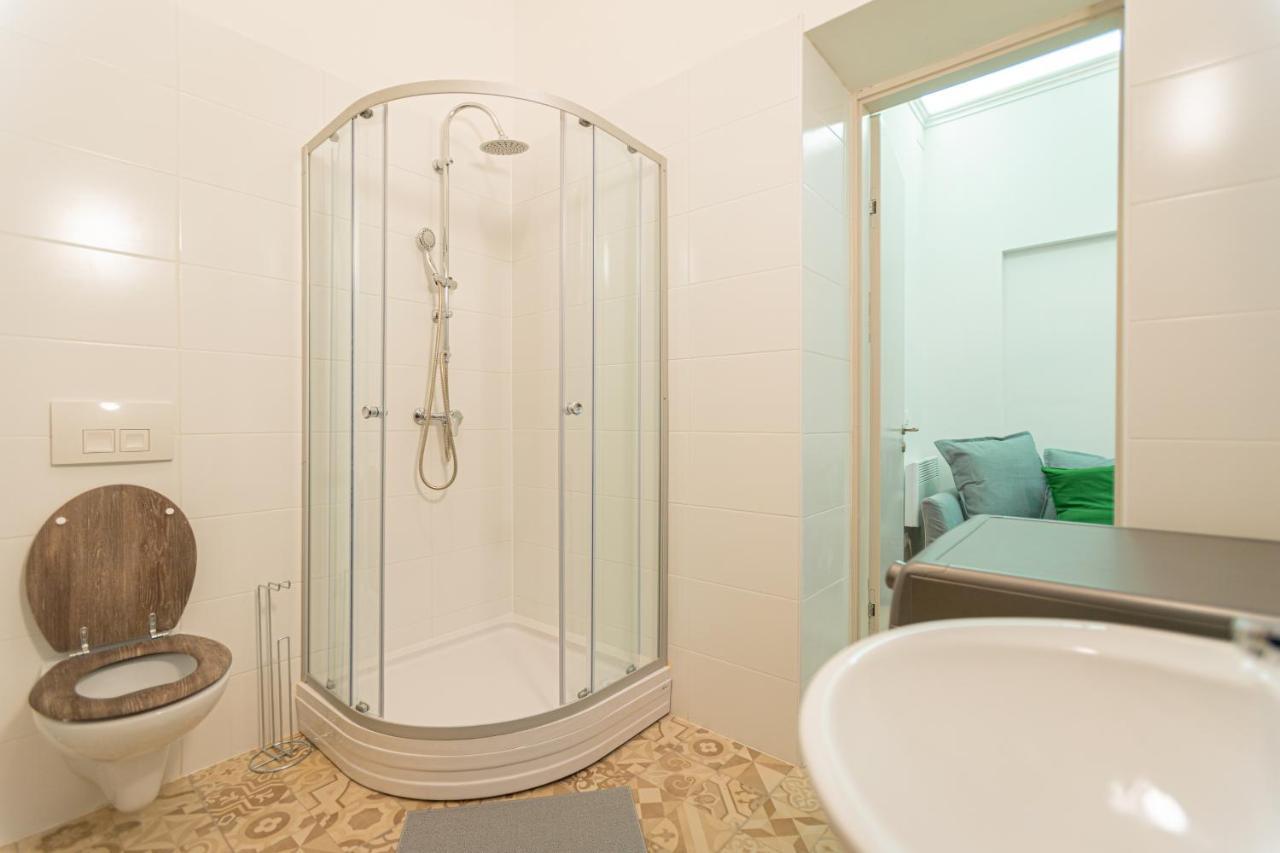 Downtown Studio Flat In Budapest, Mona Екстер'єр фото