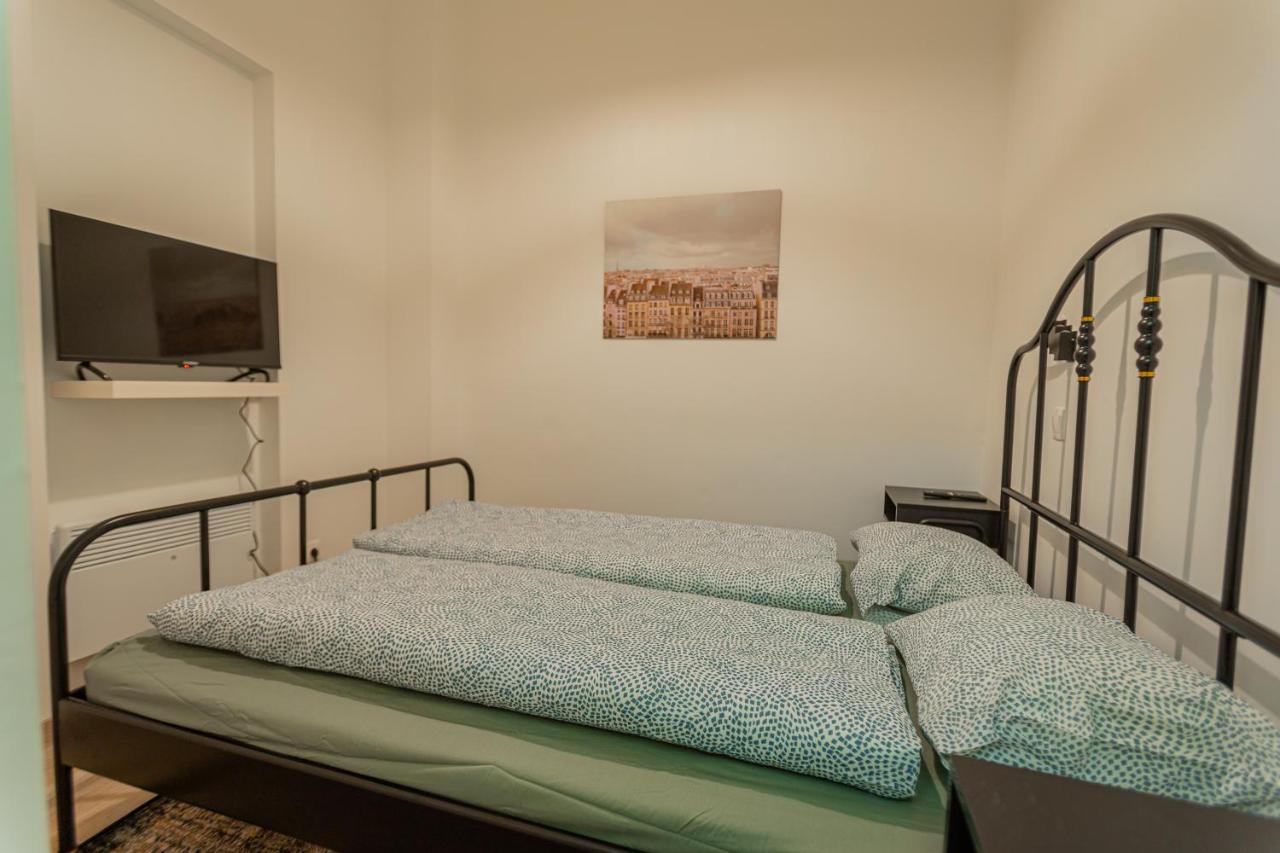Downtown Studio Flat In Budapest, Mona Екстер'єр фото